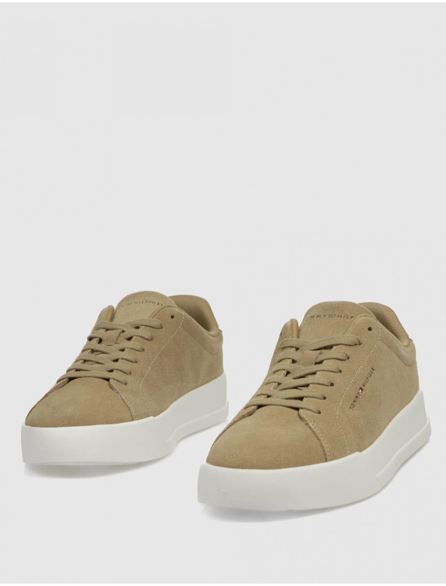 ZAPATILLA TOMMY HILFIGER TH COURT CORE SUEDE TAUPE