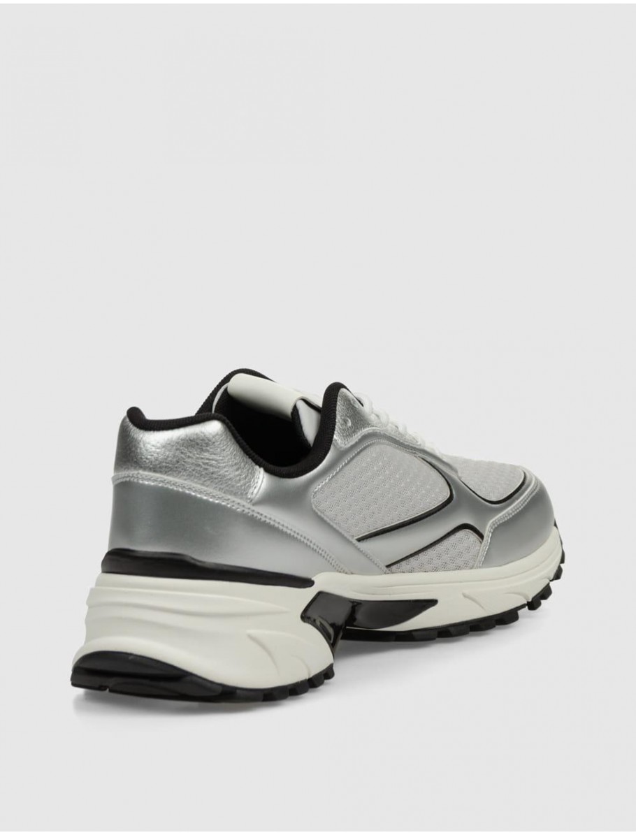 ZAPATILLA CALVIN KLEIN HIKE RUNNER MESH MIX PLATA