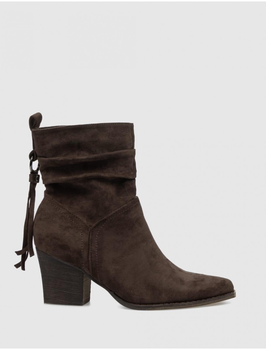 BOTiN KAMOME TRENDS LEIA MARRoN
