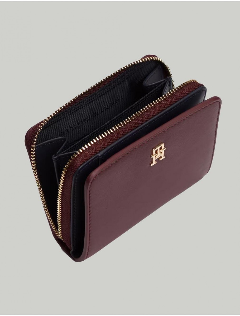 CARTERA TOMMY HILFIGER TH ICON MED ZA FLAP BURDEOS