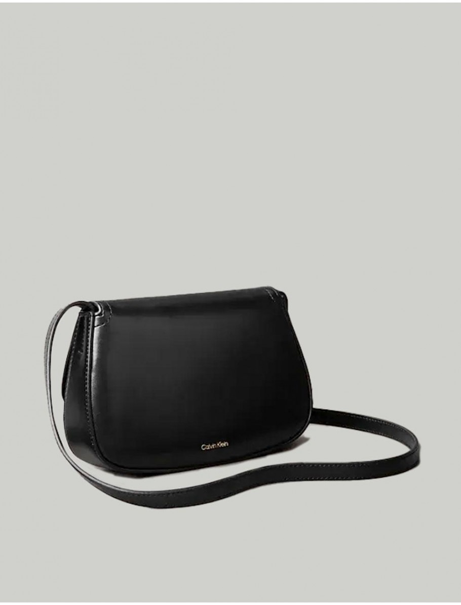 BOLSO CALVIN KLEIN CK FLAP CAMERA BAG NEGRO