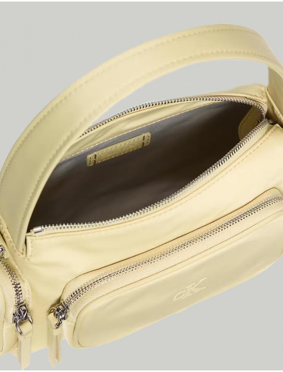 BOLSO CALVIN KLEIN POCKET NYLON BAG W STRAP AMARILLO
