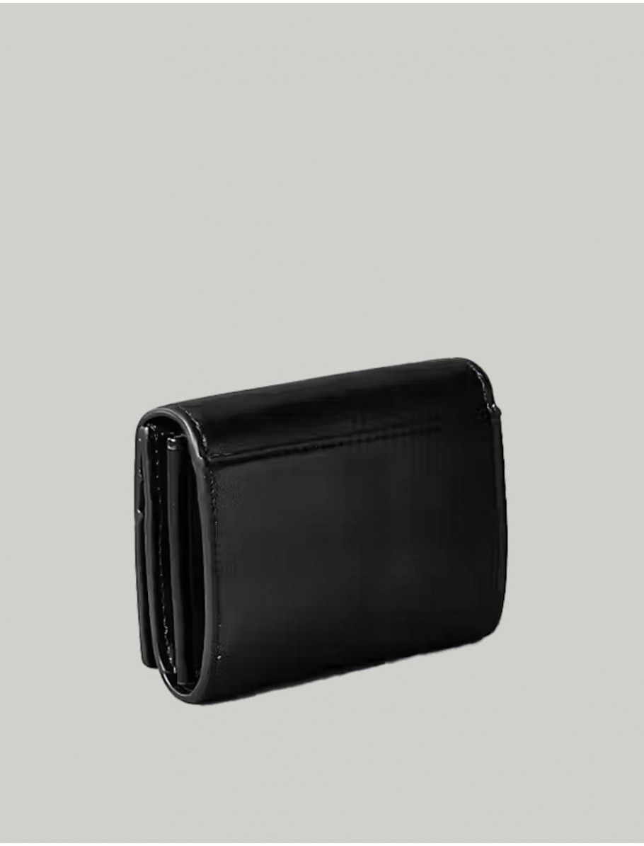 CARTERA CALVIN KLEIN BOLD CK MEDIUM BIFOLD NEGRO