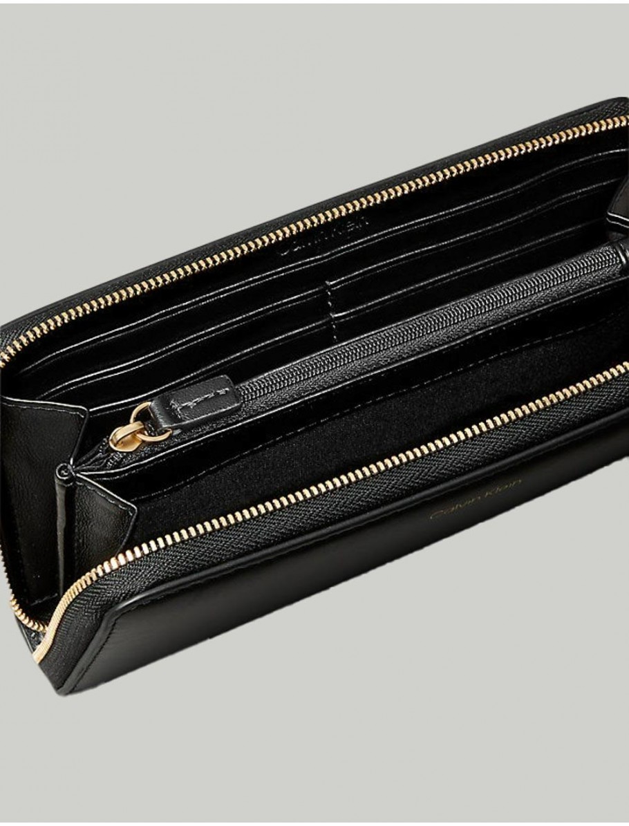 CARTERA CALVIN KLEIN CK LARGE ZIP AROUND NEGRO