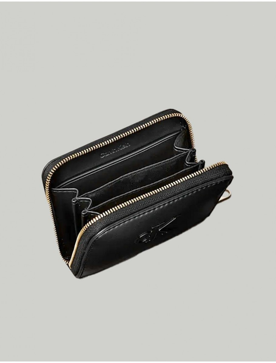 CARTERA CALVIN KLEIN BOLD CK MEDIUM ZIP AROUND NEGRO