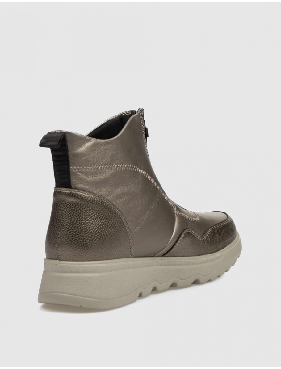 BOTiN KAMOME TRENDS MAGDA BEIG