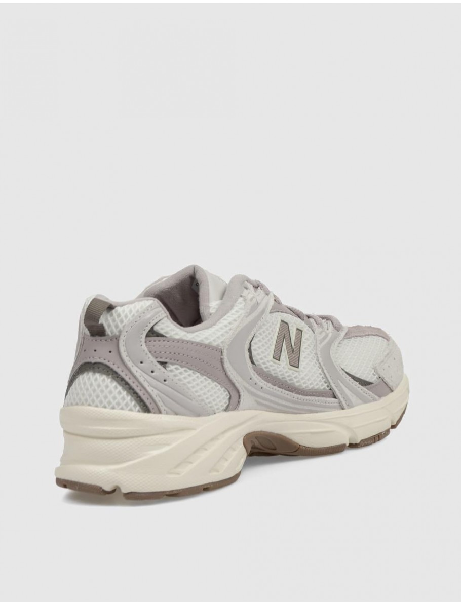 ZAPATILLA NEW BALANCE U530 GRIS