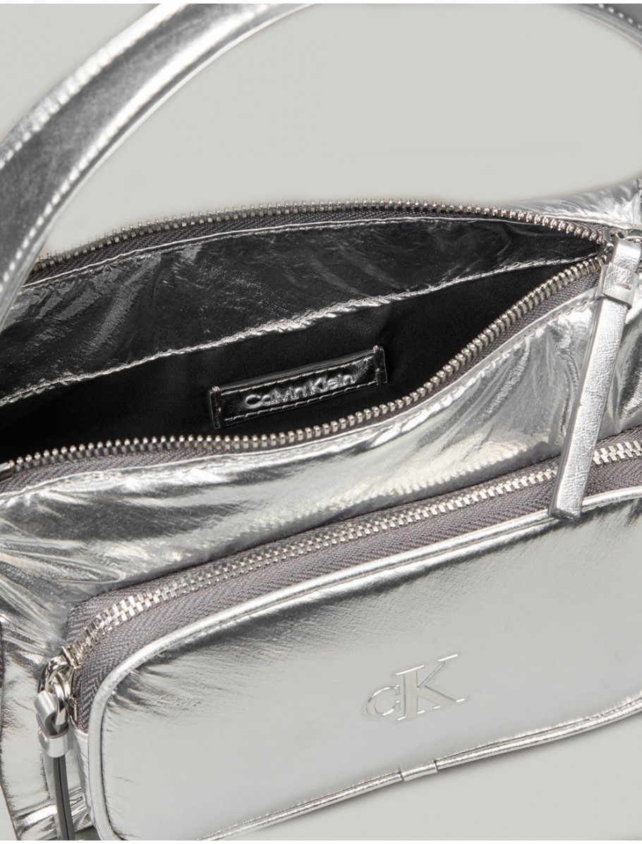 BOLSO CALVIN KLEIN POCKET SILVER NYLON SMALL BAG PLATA