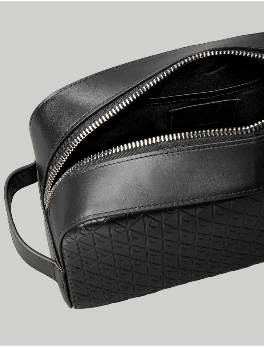 NECESER CALVIN KLEIN EMBOSSED EMBLEM WASHBAG NEGRO
