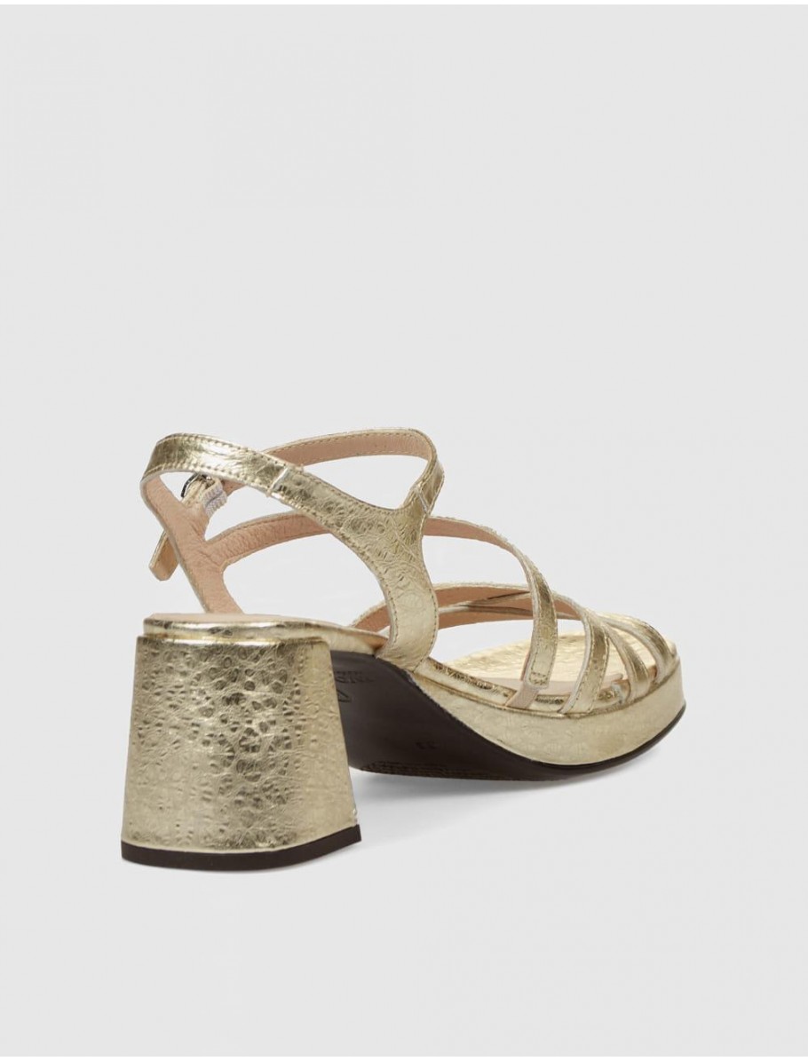 SANDALIA WONDERS G 6821 PLATINO