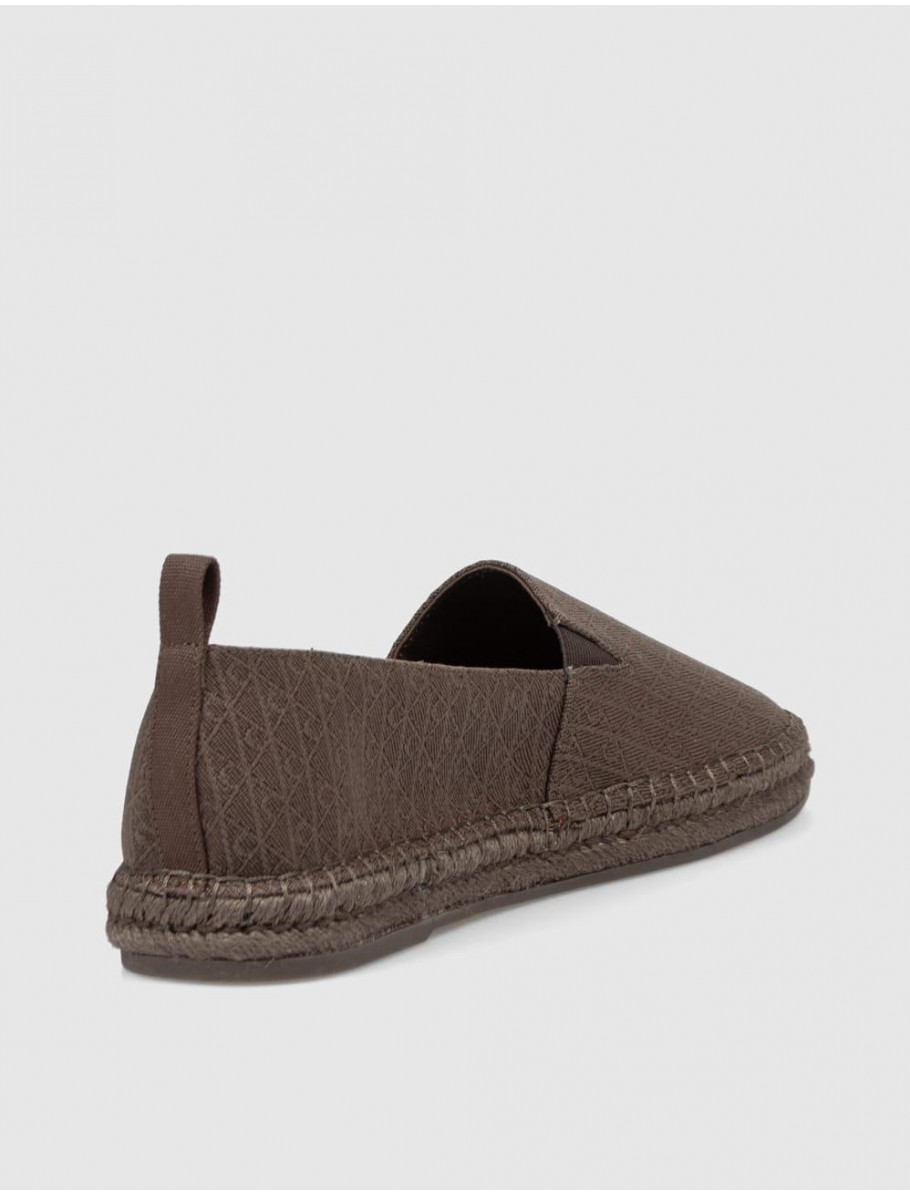 ZAPATILLA CALVIN KLEIN ESPADRILLE AOP CV MARRoN
