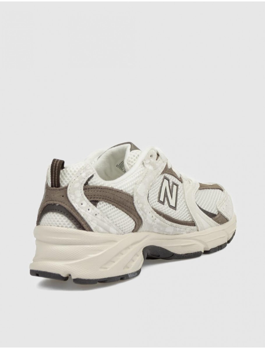 ZAPATILLA NEW BALANCE U530 BEIG MARRoN