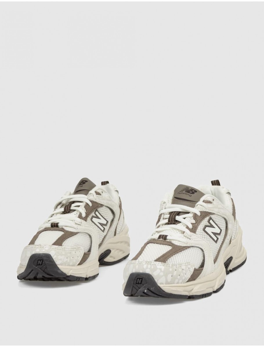ZAPATILLA NEW BALANCE U530 BEIG MARRoN