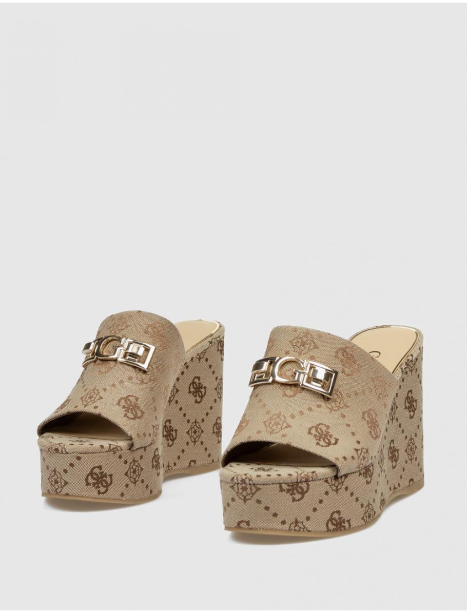 SANDALIA GUESS EVENZA BEIG
