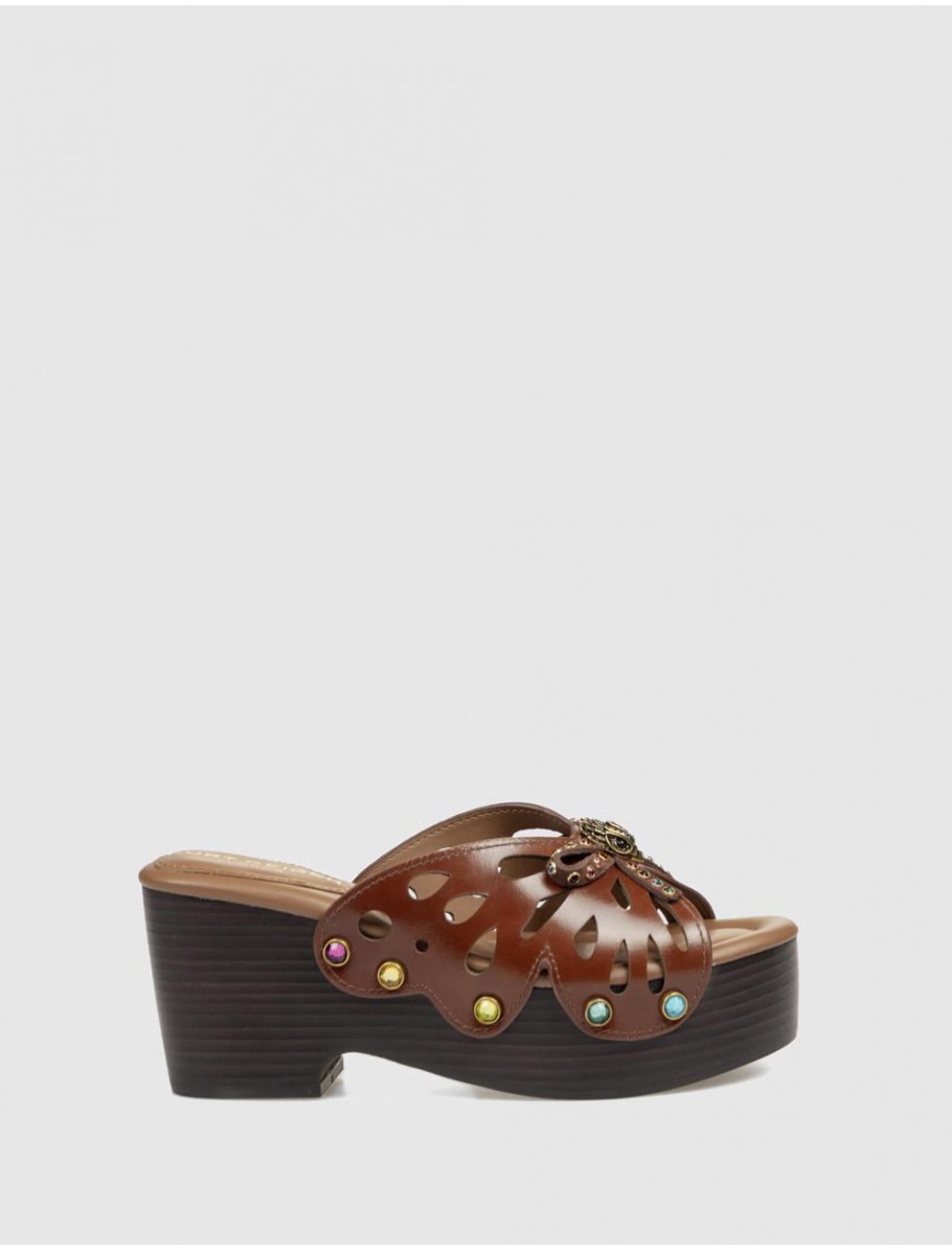 SANDALIA KURT GEIGER BUTTERFLY PLATFORM MULE MARRoN