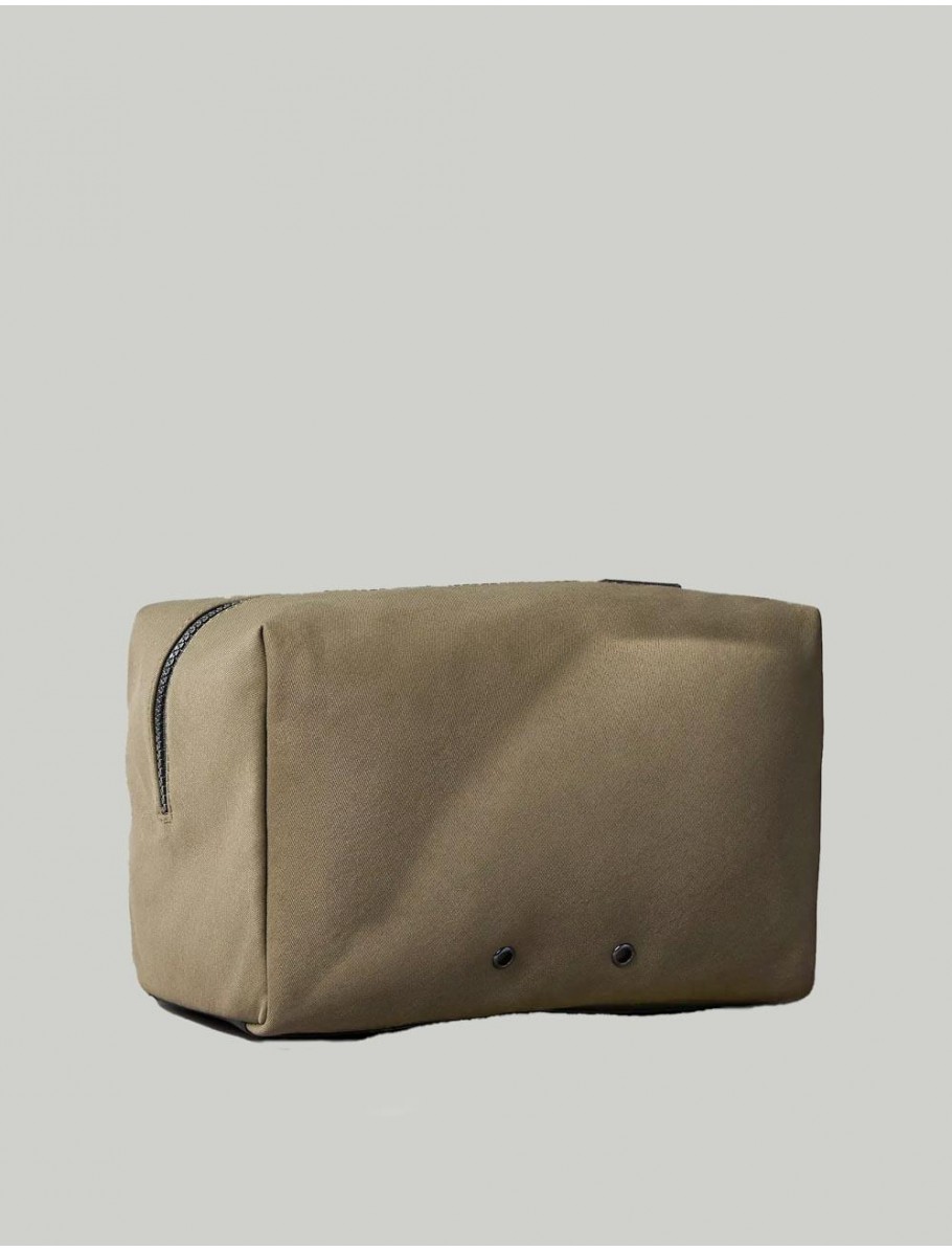 NECESER CALVIN KLEIN CANVAS DOPP KIT VERDE