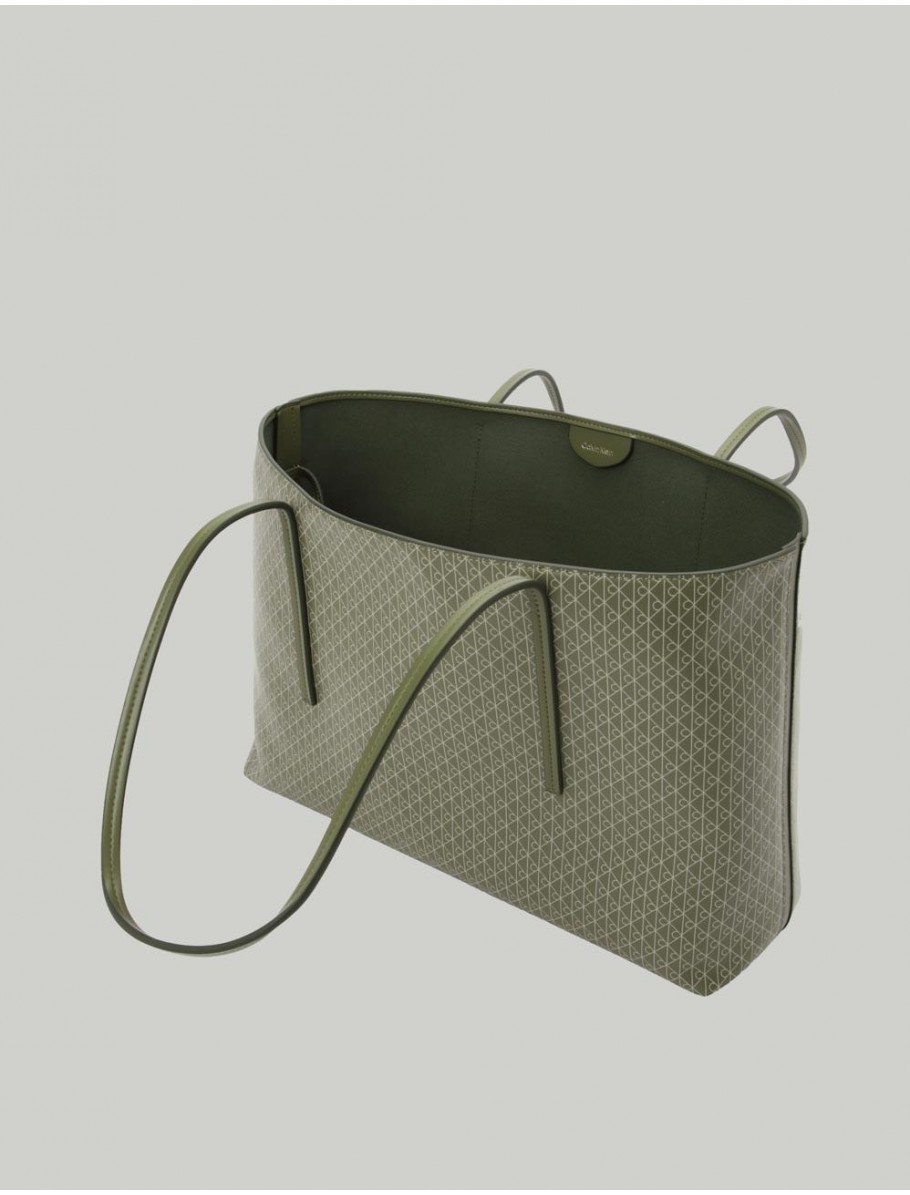 BOLSO CALVIN KLEIN EMBLEM AOP TOTE VERDE