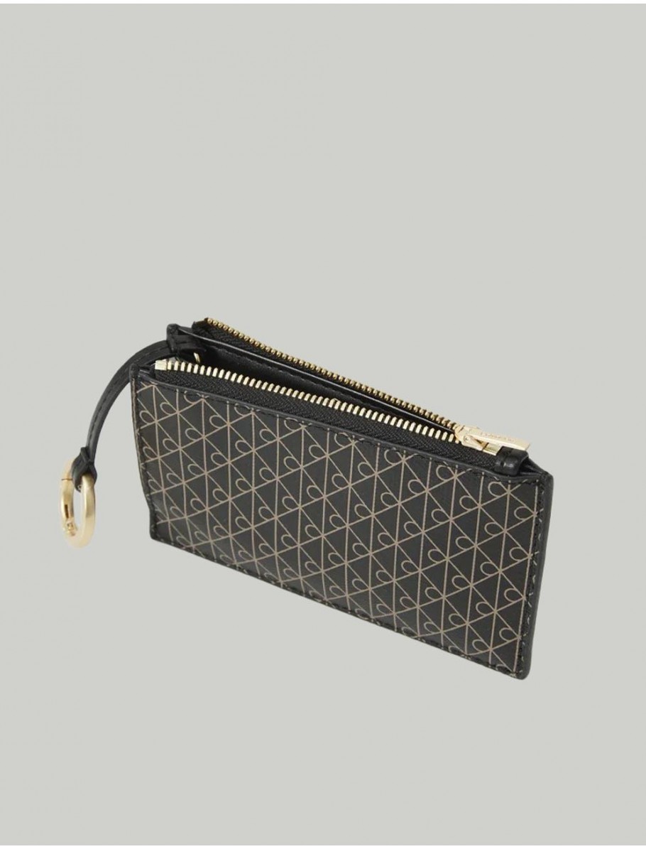 CARTERA CALVIN KLEIN EMBLEM AOP TOP ZIP NEGRO