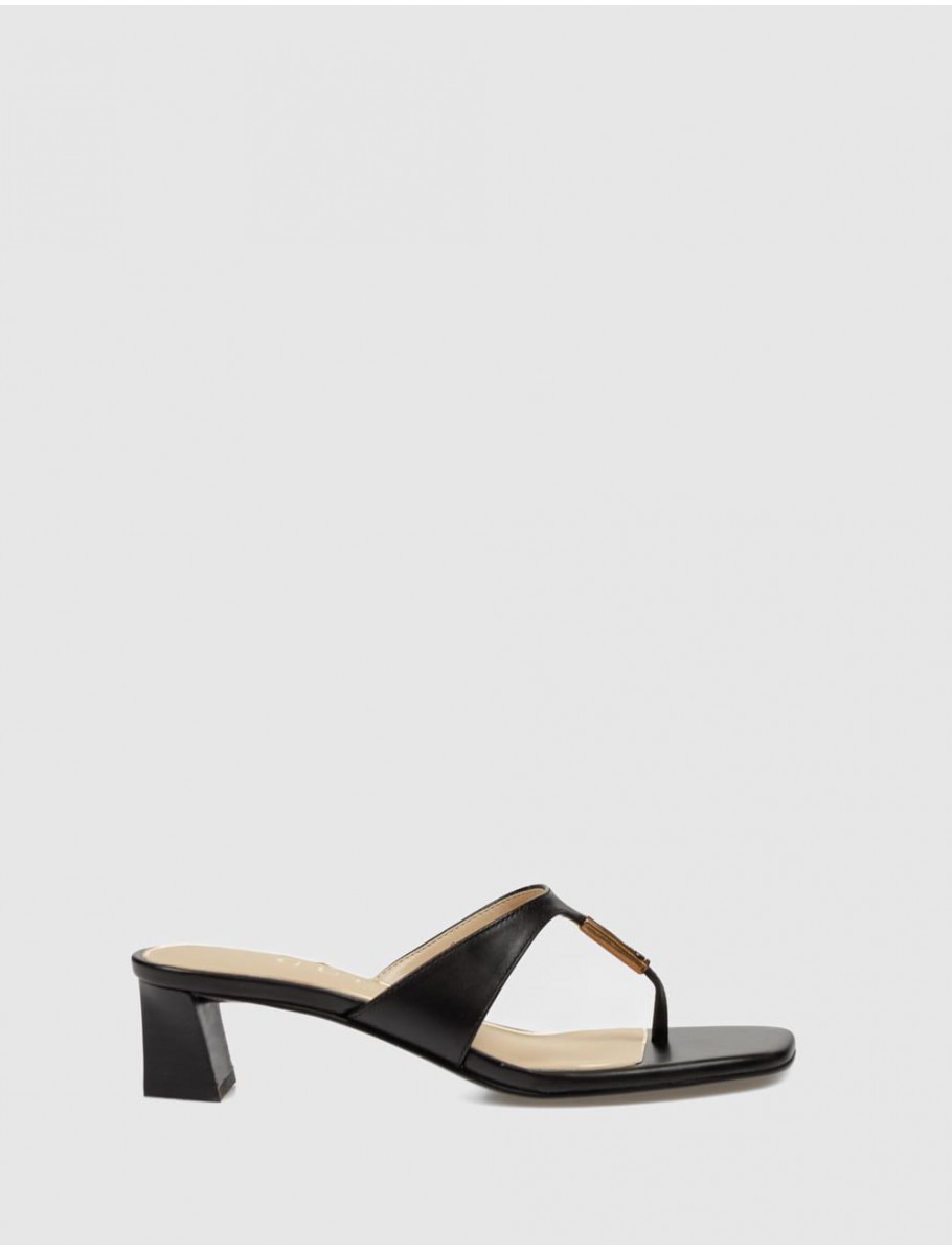 SANDALIA DE DEDO GUESS YAIZA NEGRO
