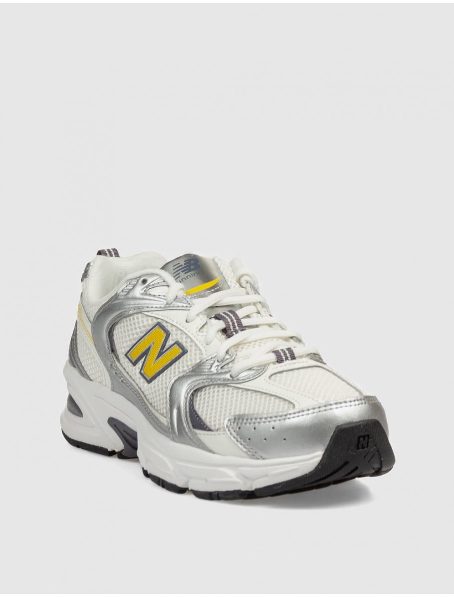 ZAPATILLA NEW BALANCE U530 PLATA