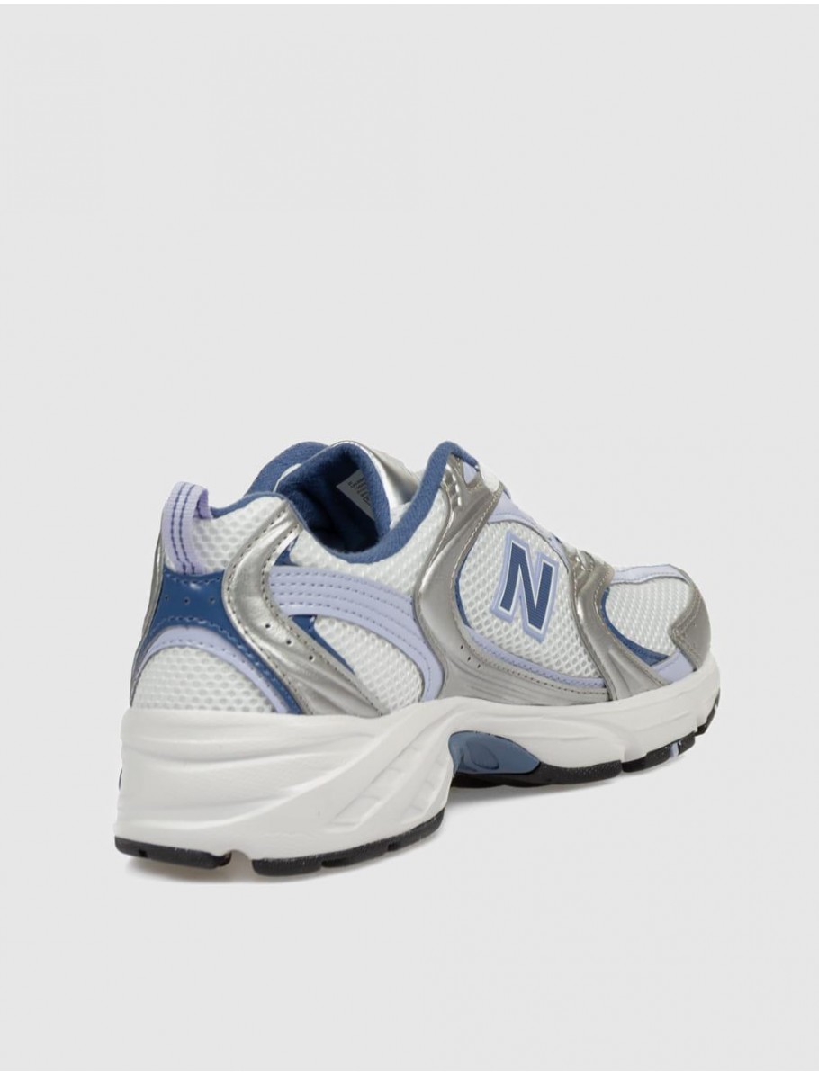 ZAPATILLA NEW BALANCE U530 PLATA AZUL
