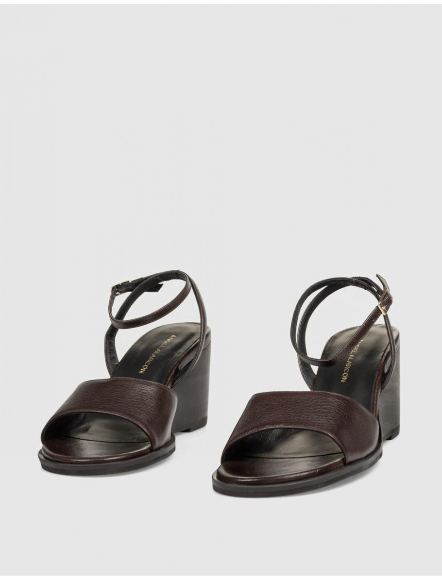 SANDALIA ANGEL ALARCON 26091 MARRoN