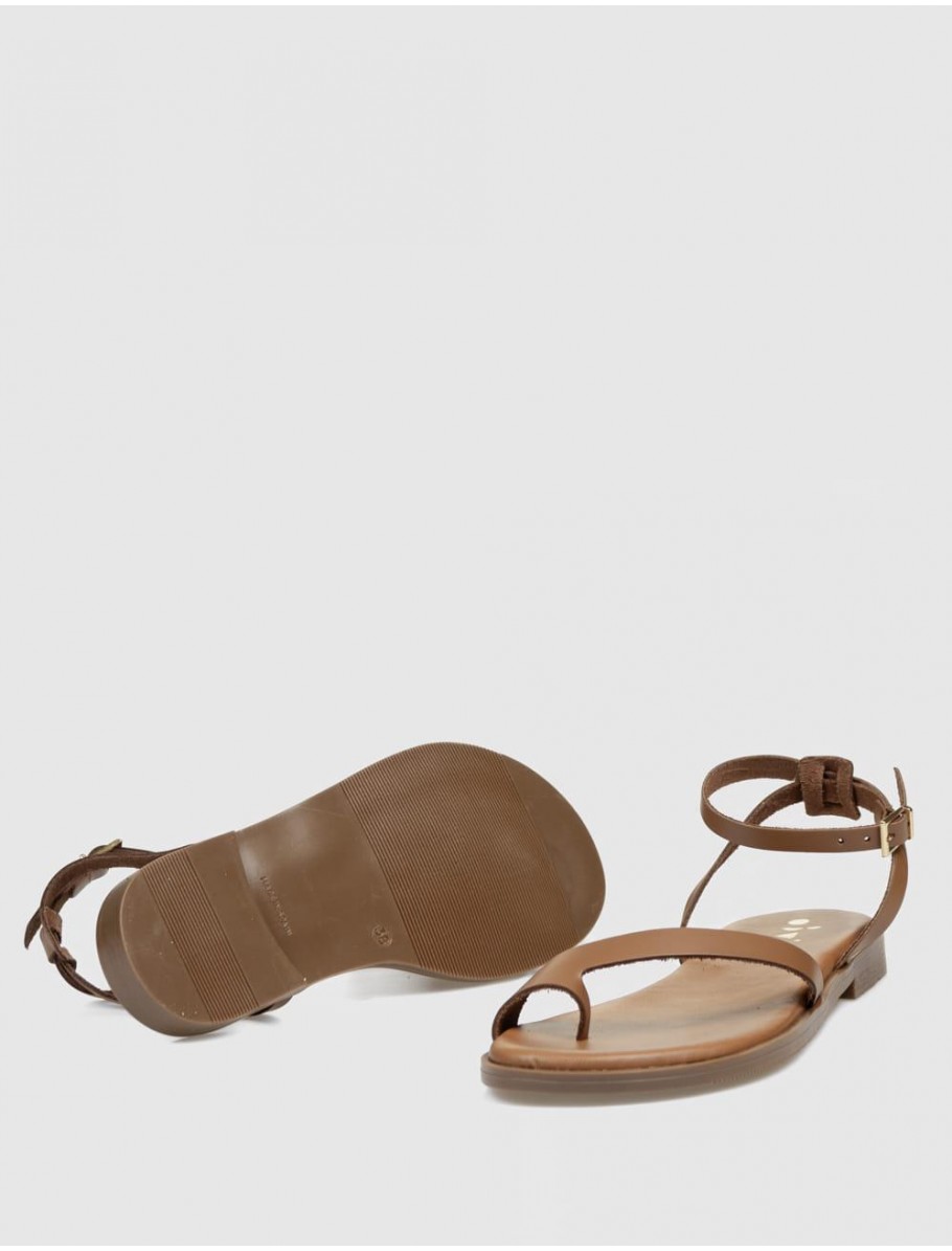 SANDALIA DE DEDO OBVIO SHOES PURA CUERO