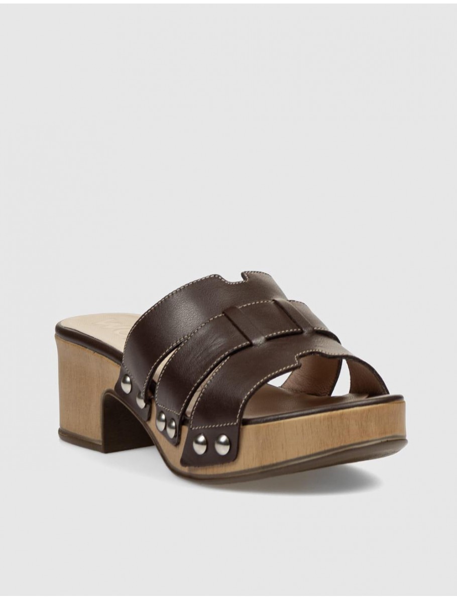 SANDALIA WONDERS D 8861 MARRoN