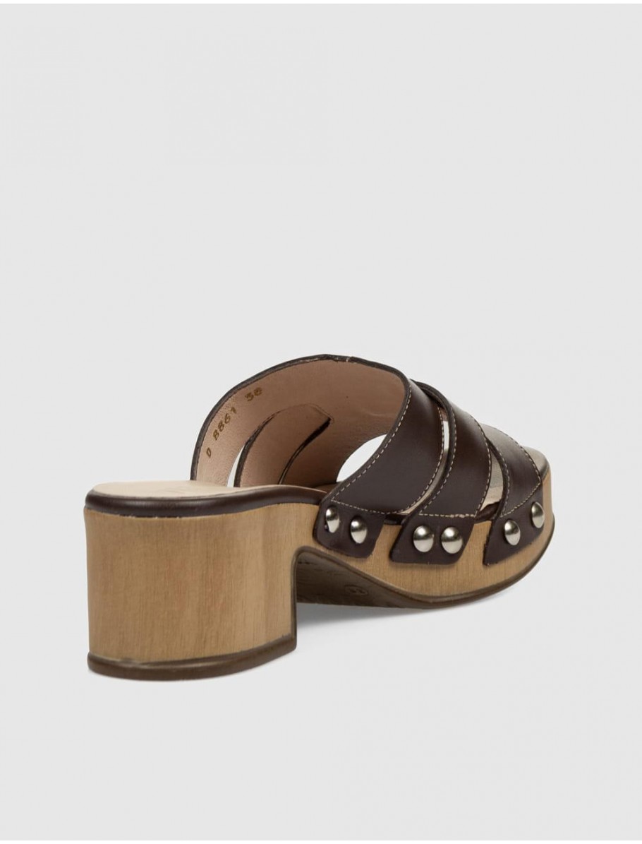 SANDALIA WONDERS D 8861 MARRoN