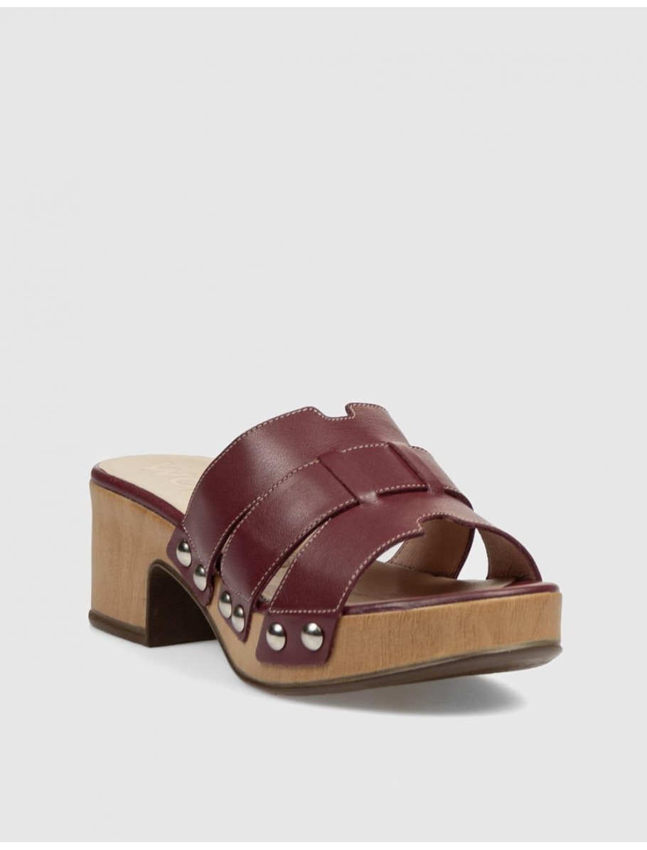 SANDALIA WONDERS D 8861 BURDEOS