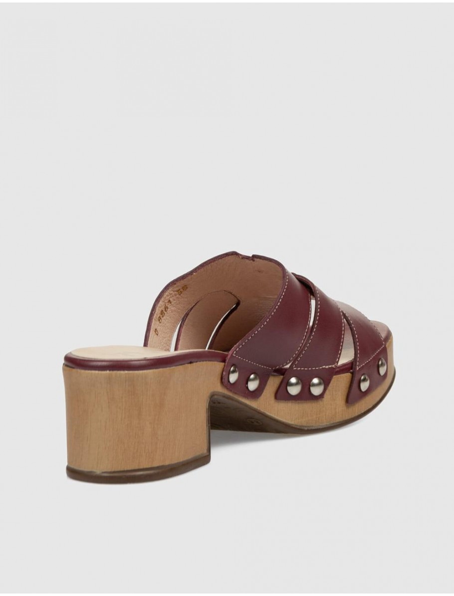 SANDALIA WONDERS D 8861 BURDEOS