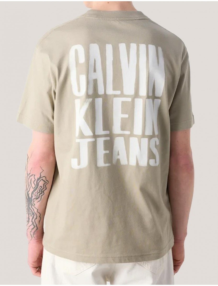 CAMISETA CALVIN KLEIN SS 30S CLASSIC BACK MONOLOGO TEE BEIG