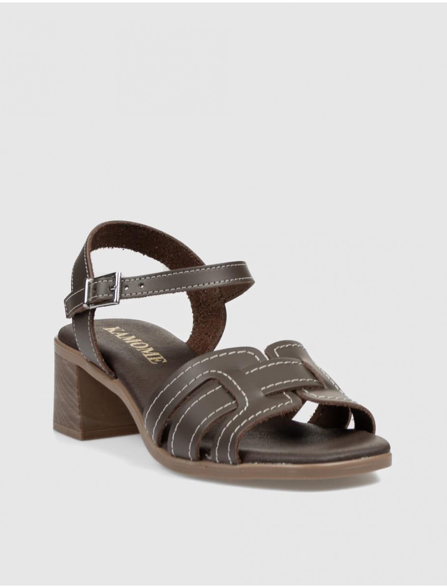 SANDALIA KAMOME FERRI MARRoN