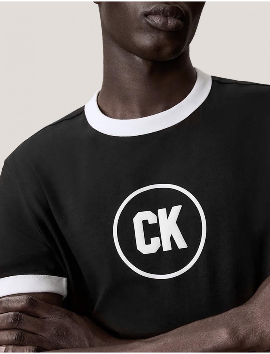 CAMISETA CALVIN KLEIN 20S MARCH GRAPHIC SEASONAL FASHI NEGRO