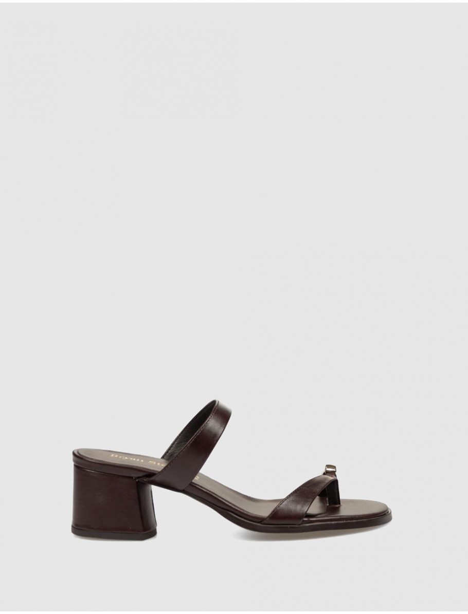 SANDALIA DE DEDO BRYAN STEPWISE 2617 MARRoN