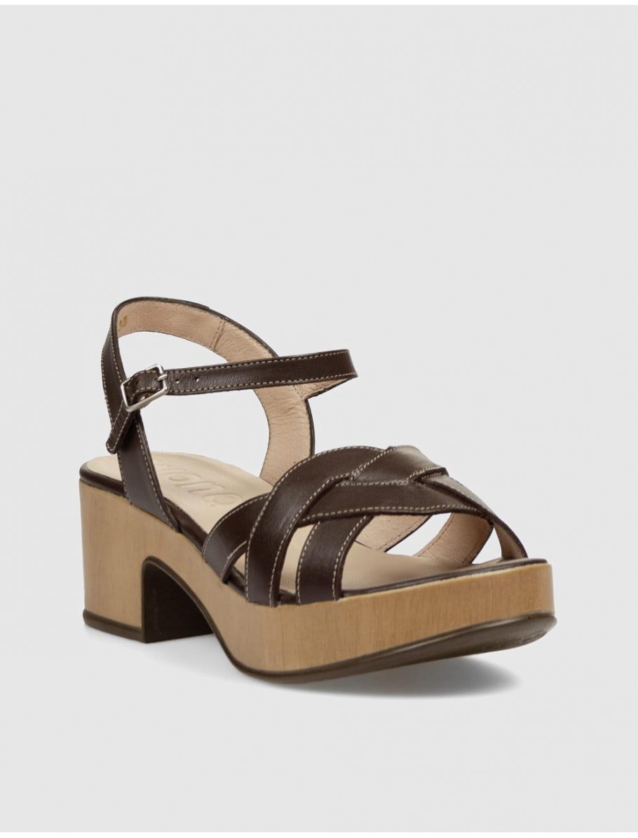 SANDALIA WONDERS D 8860 MARRoN