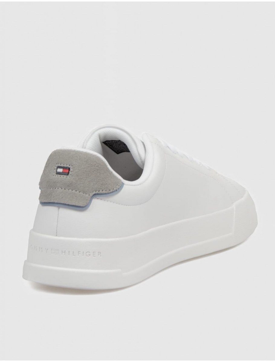 ZAPATILLA TOMMY HILFIGER TH COURT CORE ESS LEATHER BLANCO