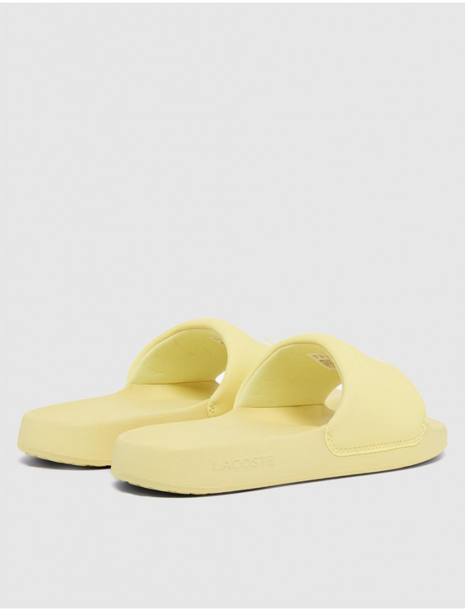 CHANCLA LACOSTE SERVE SLIDE 10 AMARILLO