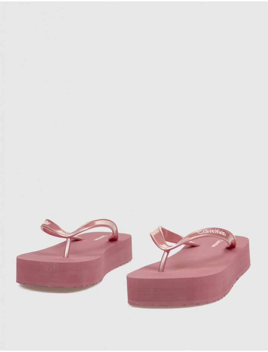 SANDALIA DE DEDO CALVIN KLEIN FLATFORM FLIP FLOP MET ROSA