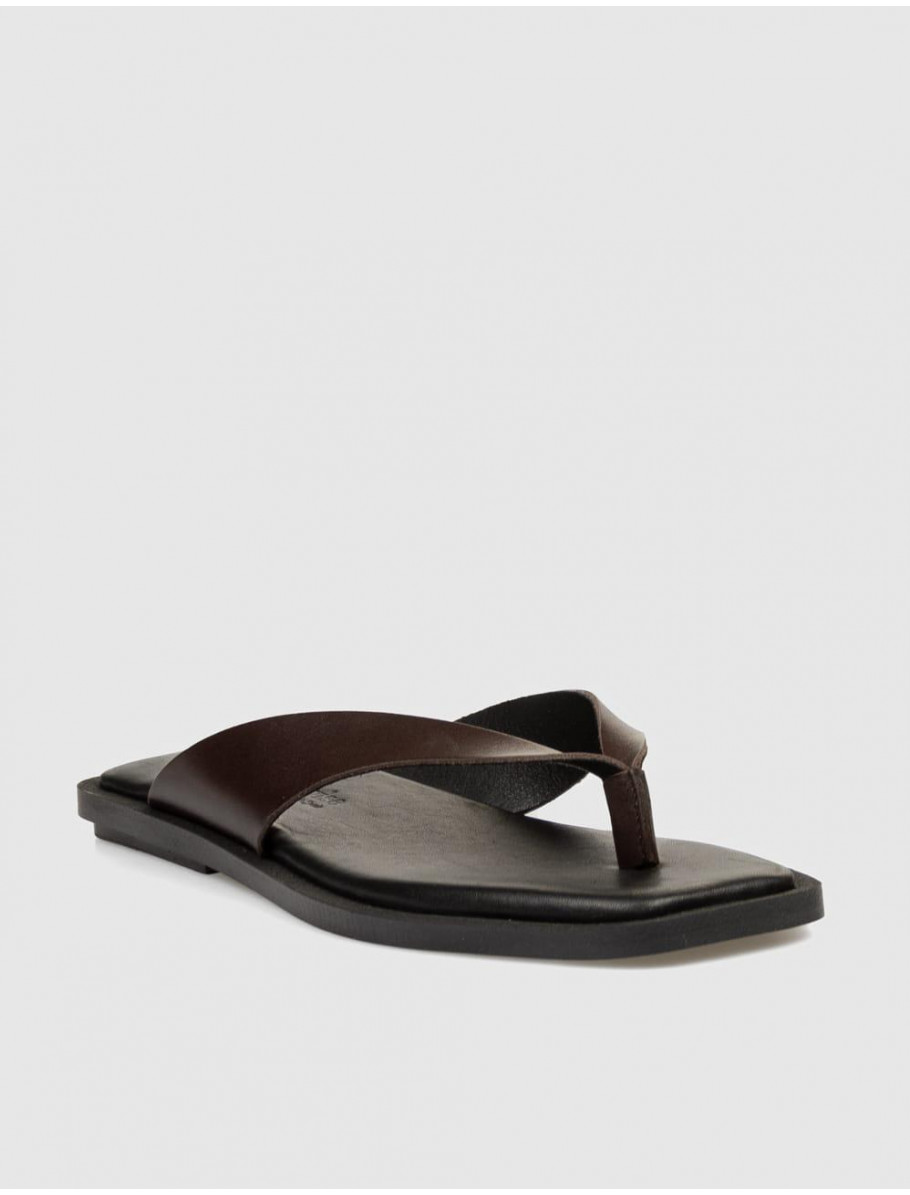 SANDALIA DE DEDO BRYAN 7308 MARRoN