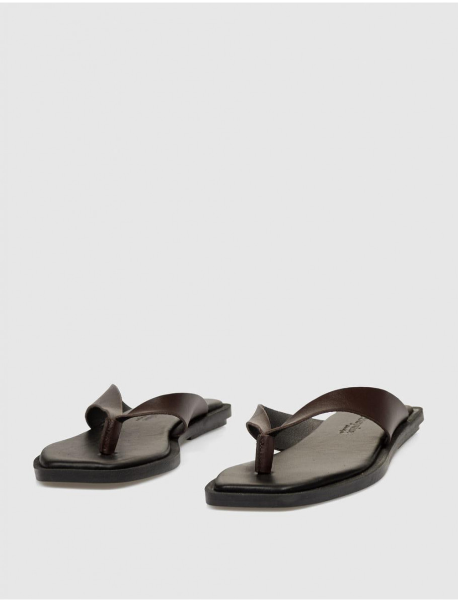 SANDALIA DE DEDO BRYAN 7308 MARRoN
