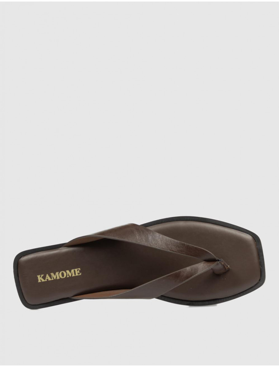 SANDALIA DE DEDO KAMOME TRENDS ROMAN MARRoN