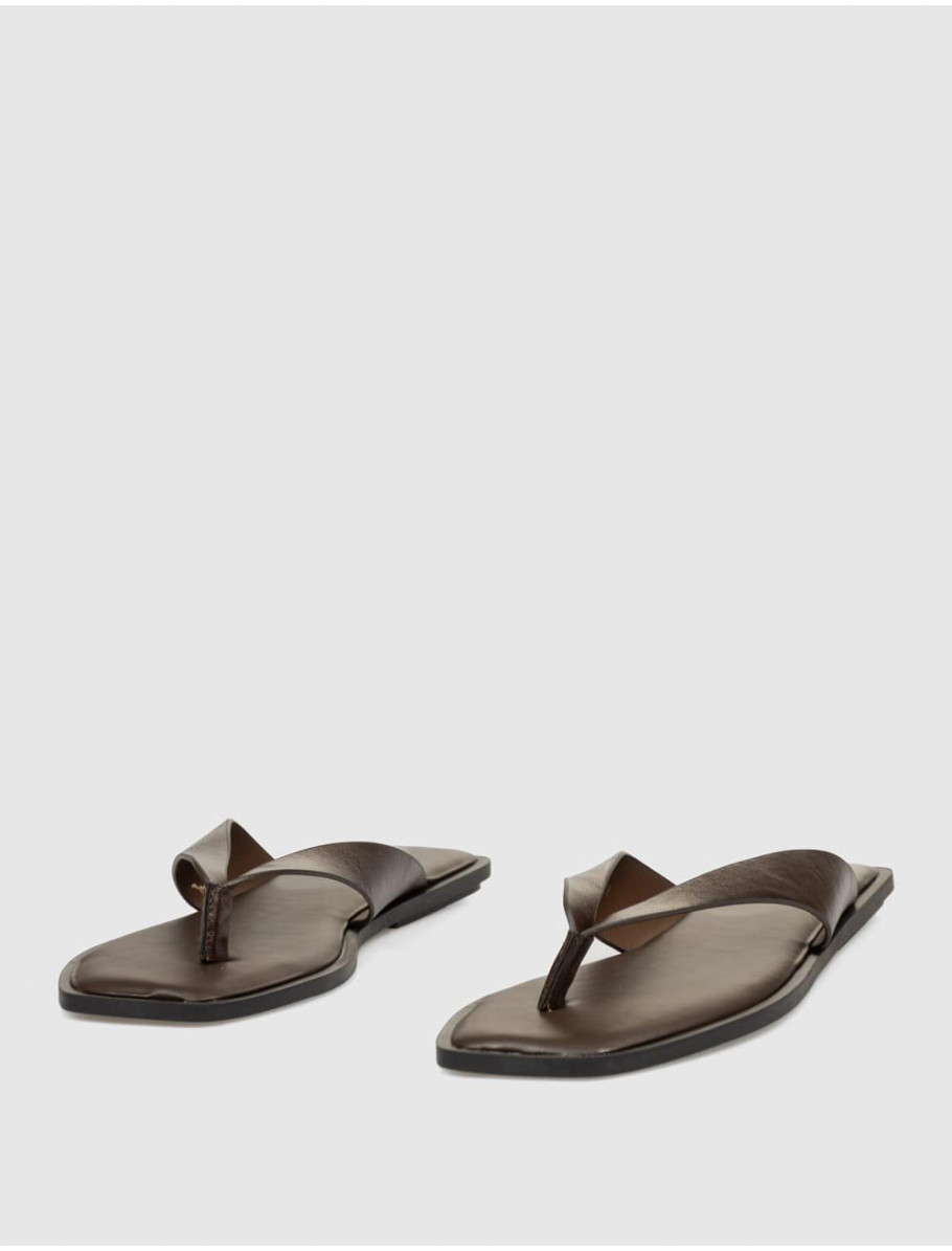 SANDALIA DE DEDO KAMOME TRENDS ROMAN MARRoN
