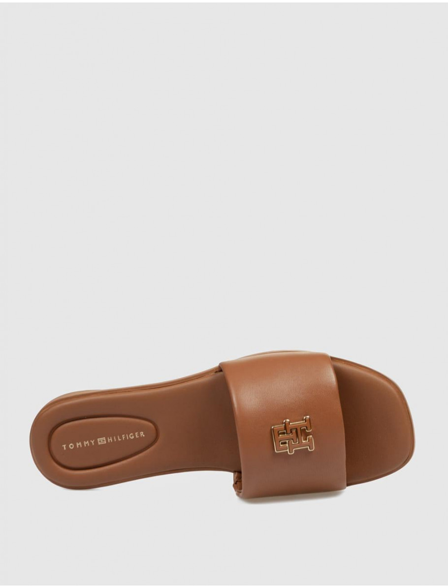 SANDALIA TOMMY HILFIGER TH LOGO HARDWARE LEATHER MULE CUERO