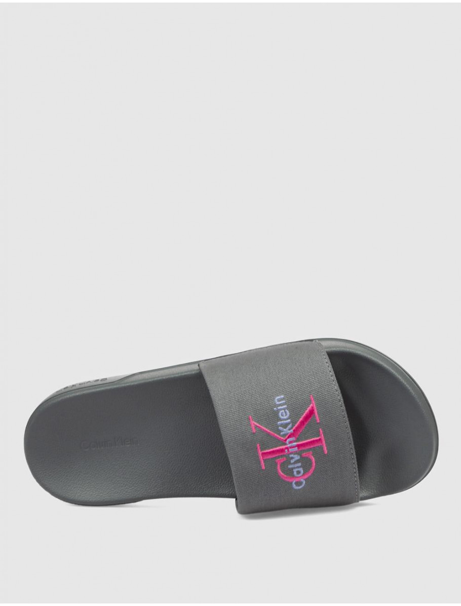 CHANCLA CALVIN KLEIN ESS SLIDE CV GRIS
