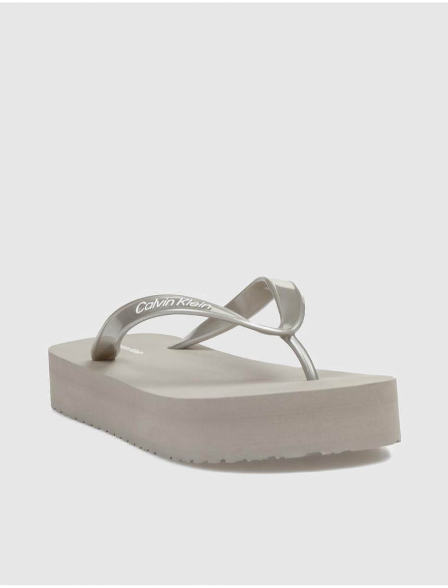 CHANCLA CALVIN KLEIN FLATFORM FLIP FLOP MET TAUPE