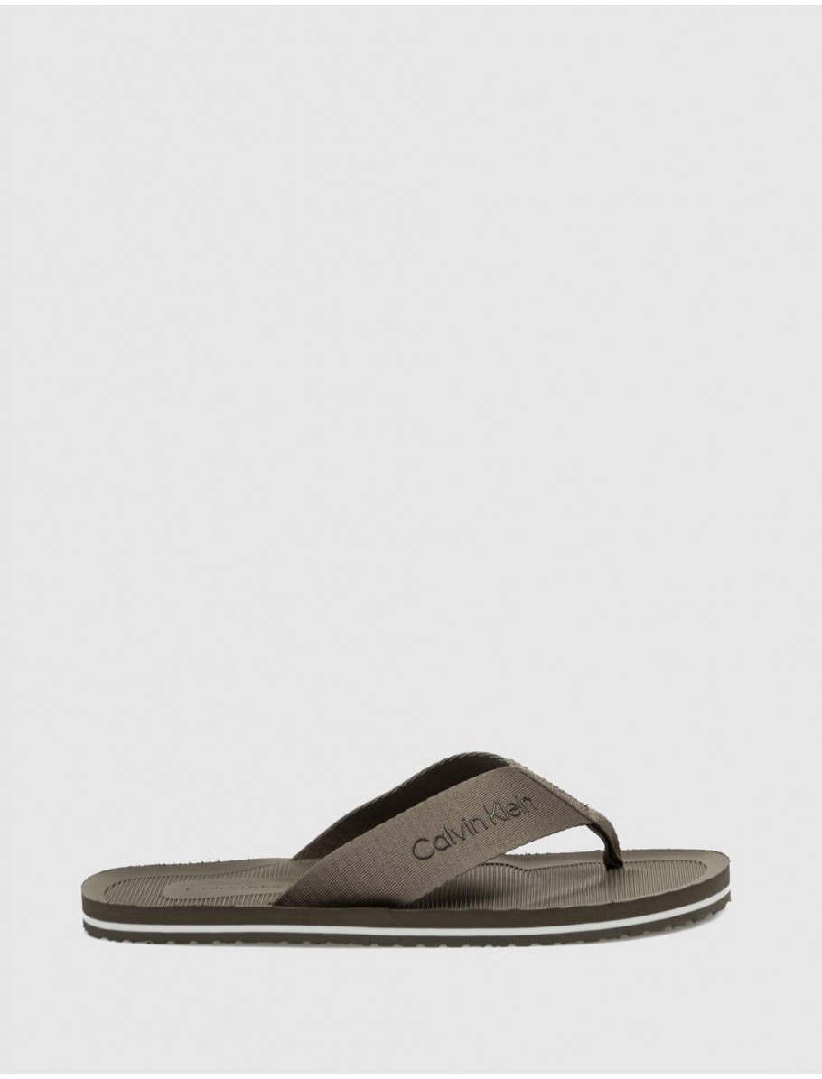 CHANCLA CALVIN KLEIN CITY THONG SLIDE MARRoN