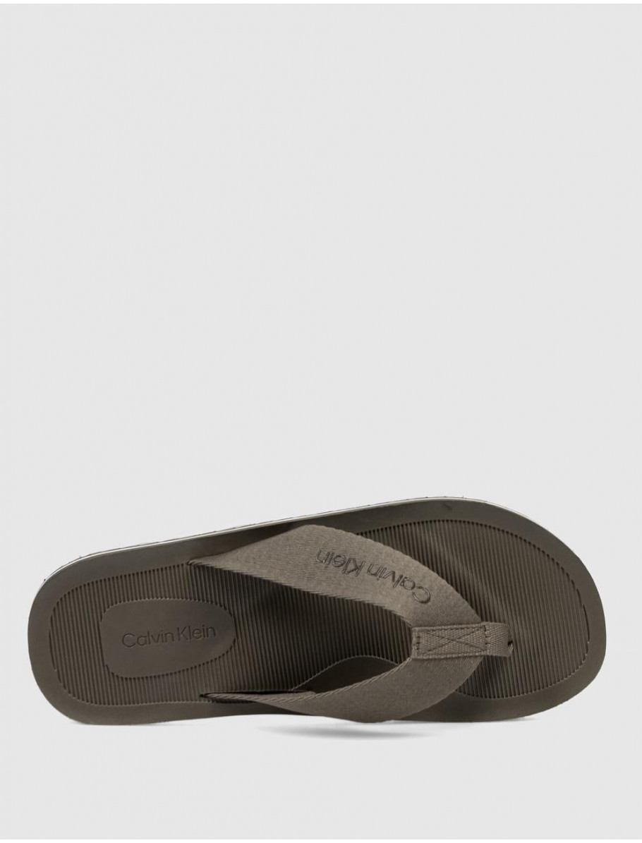CHANCLA CALVIN KLEIN CITY THONG SLIDE MARRoN
