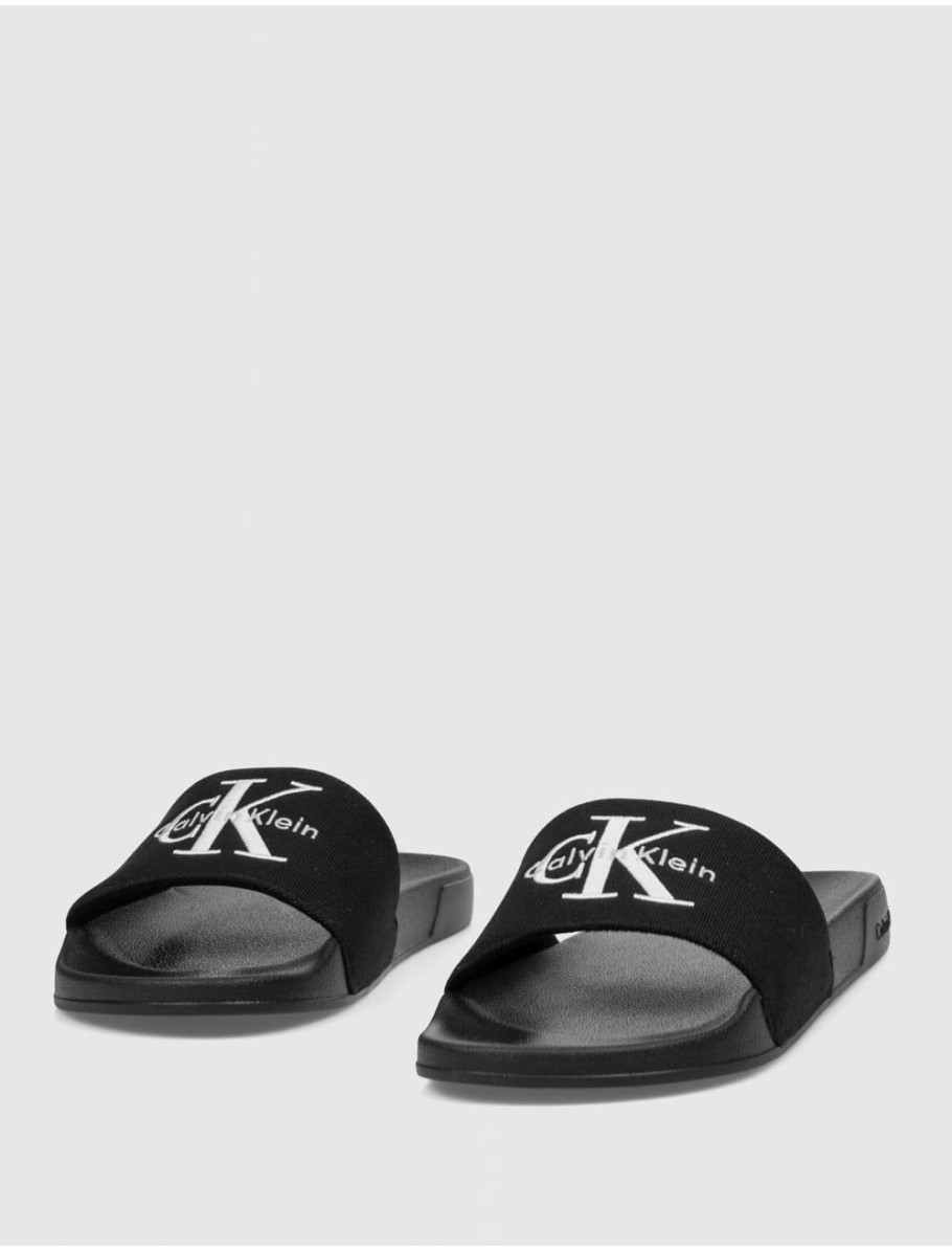 CHANCLA CALVIN KLEIN ESS SLIDE CV NEGRO