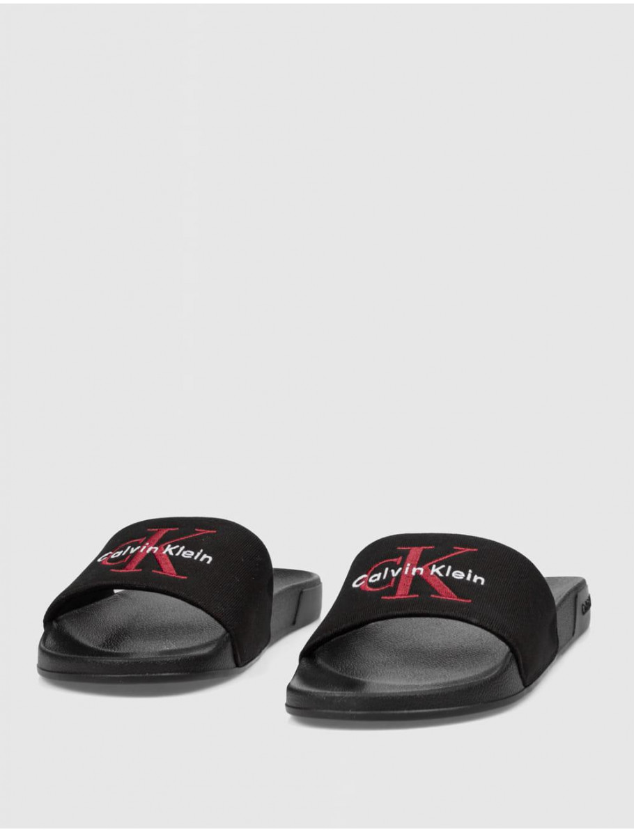 CHANCLA CALVIN KLEIN ESS SLIDE CV NEGRO